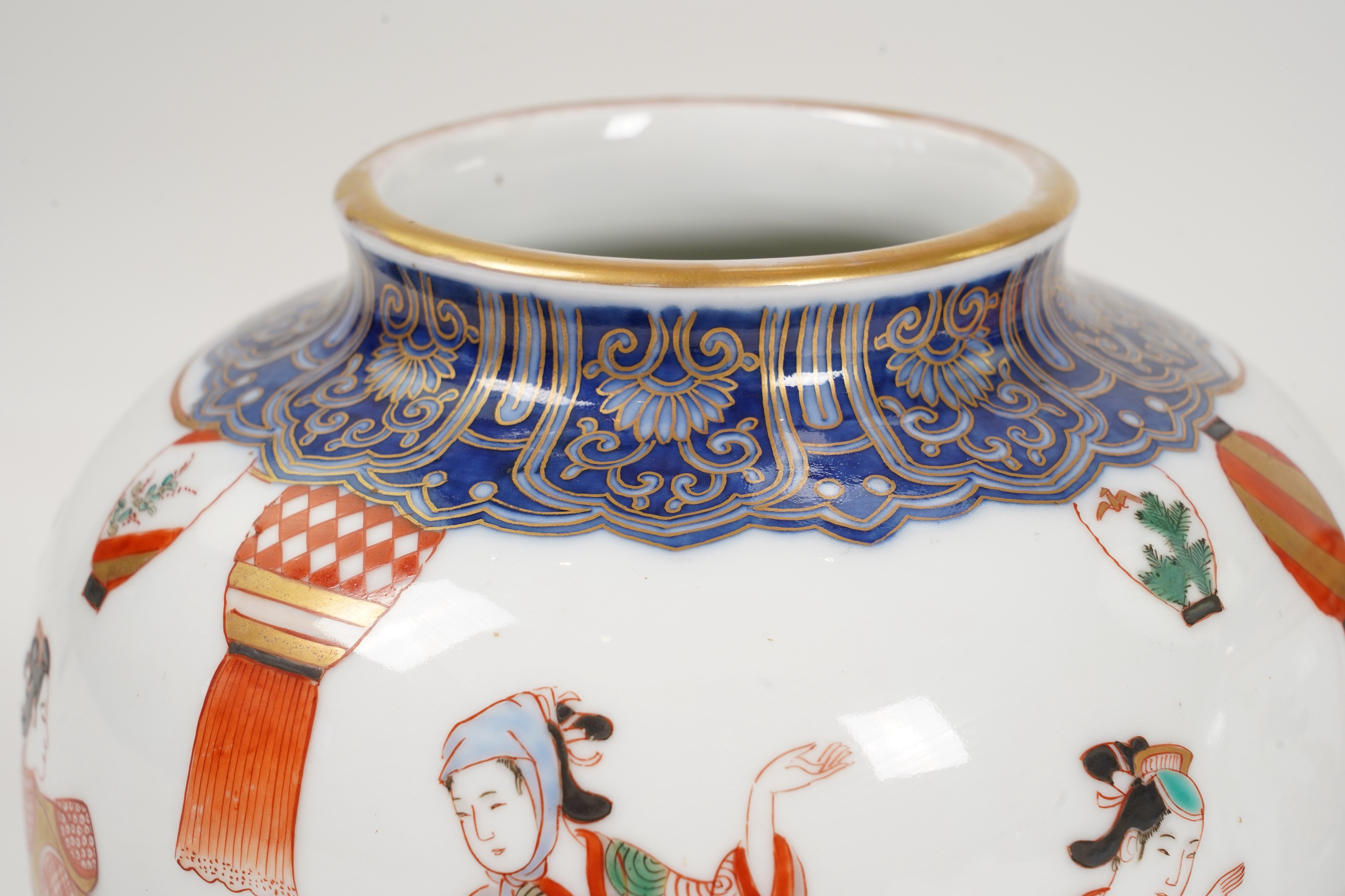 A near pair of Japanese Imari ovoid vases, early 20th century